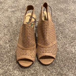 Chinese Laundry Women’s Heels 7.5